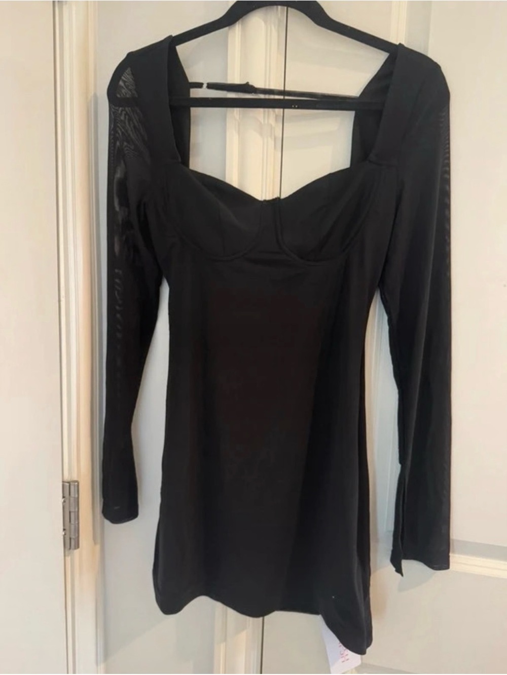 Elegant Black Long-Sleeve Square-Neck Mini Dress